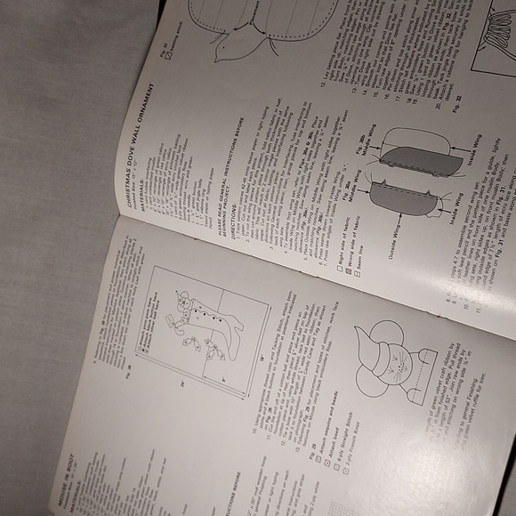 Vintage Leisure Arts Craft Leaflets 1005 Holiday Hoops and 1027 Felt Christmas - Picture 9 of 10